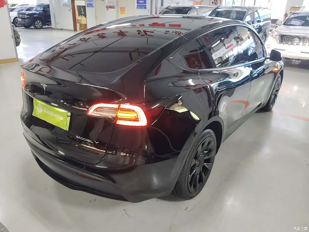 Tesla Model Y, 2023 7