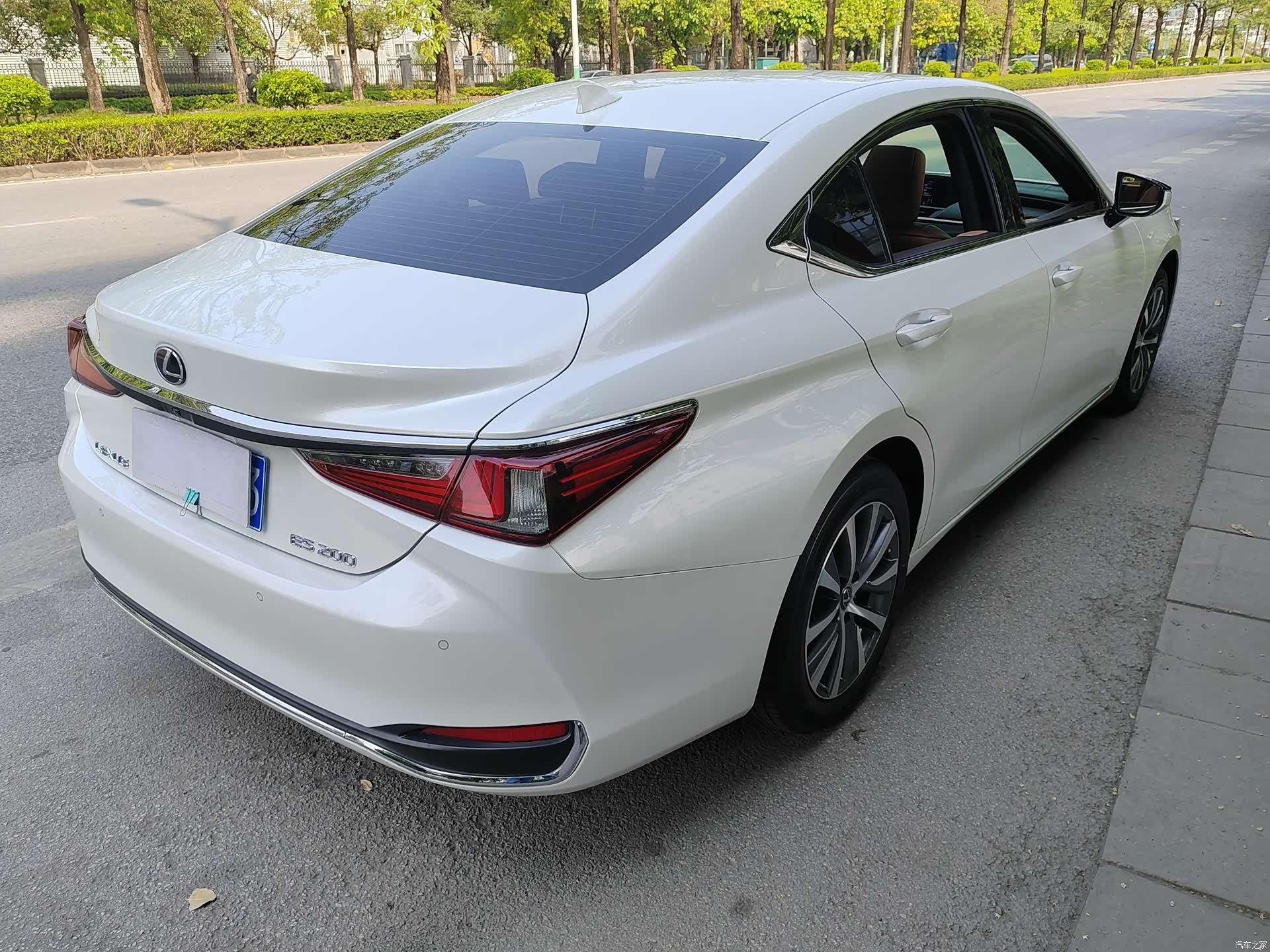 Lexus ES, 2020 все фото