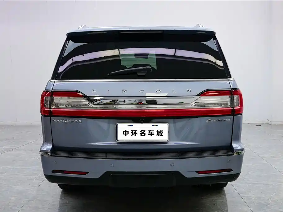 Lincoln Navigator