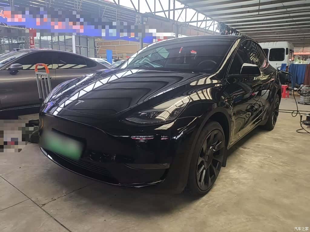 Tesla Model Y, 2023 2