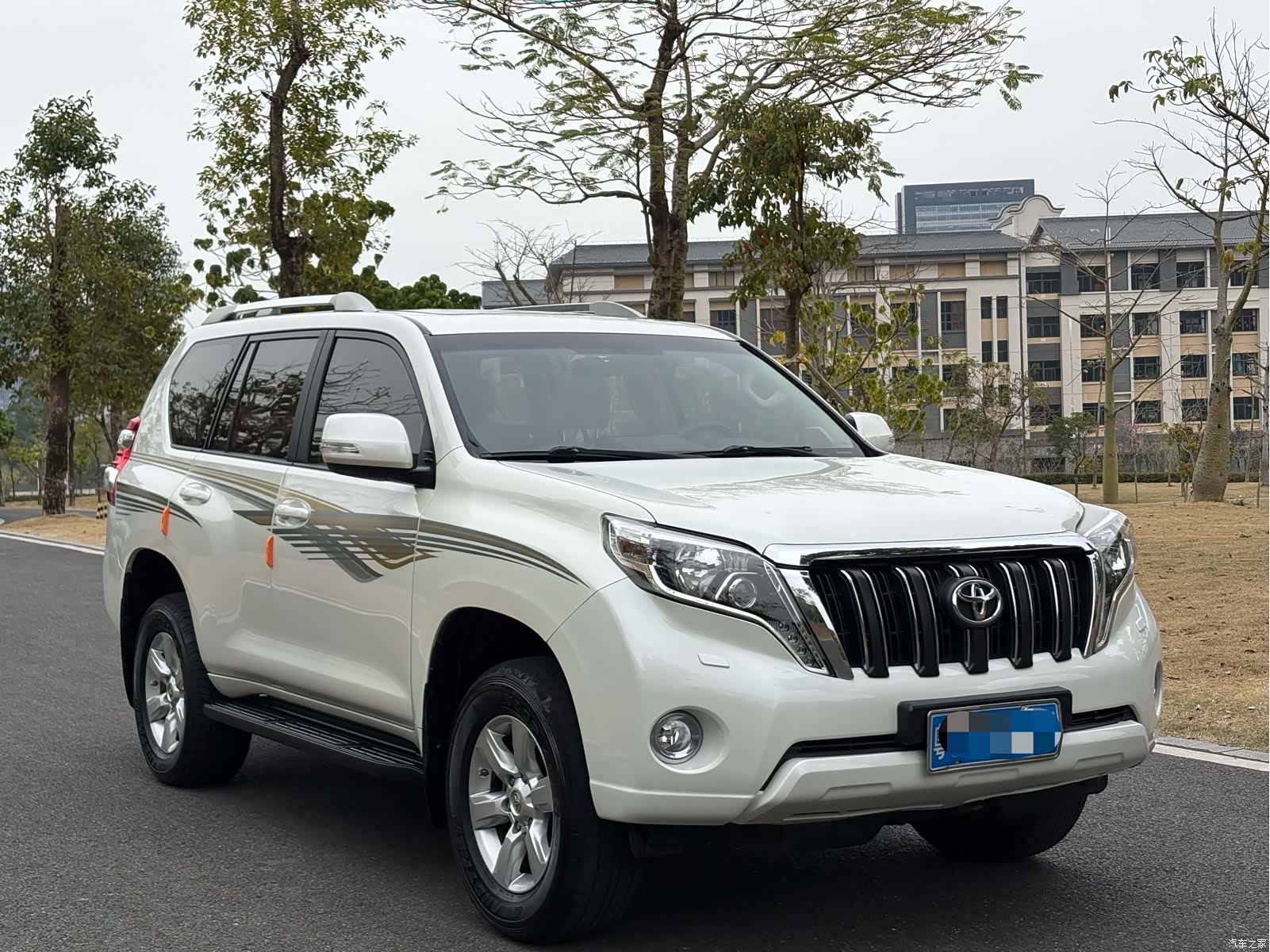 Toyota Prado, 2015 3