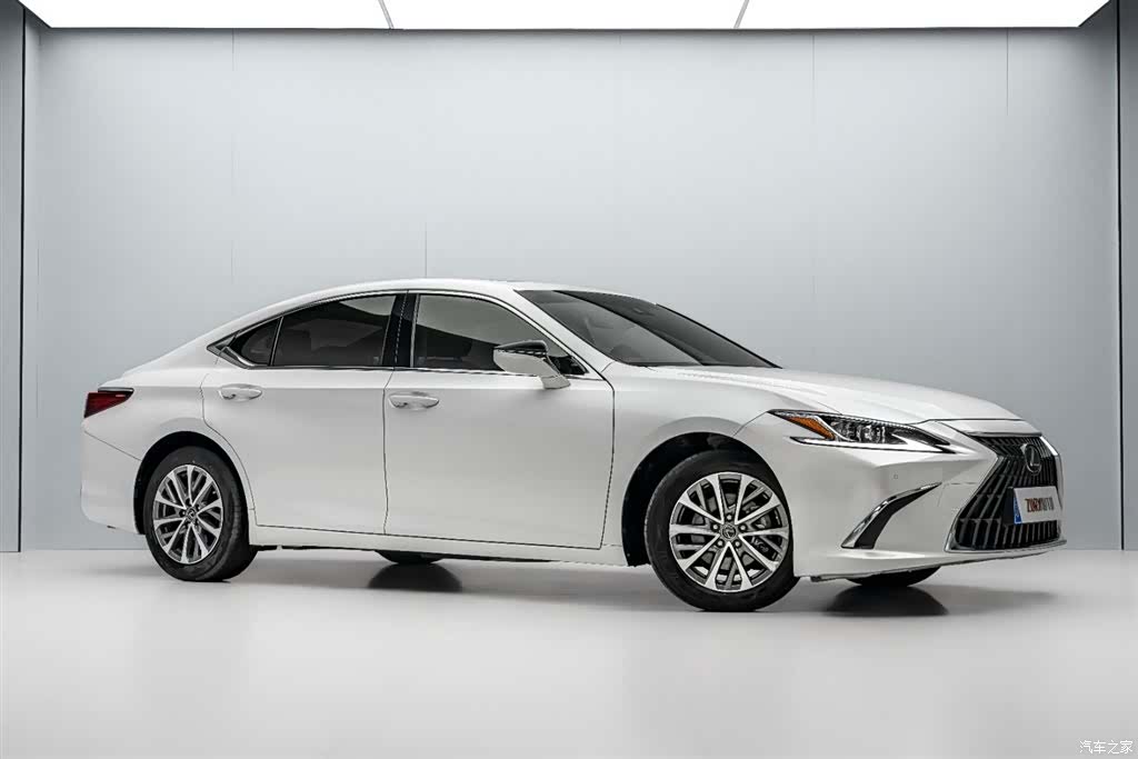 Lexus ES, 2023 3