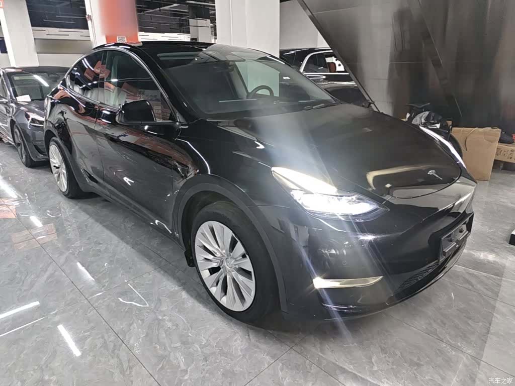 Tesla Model Y, 2024 4