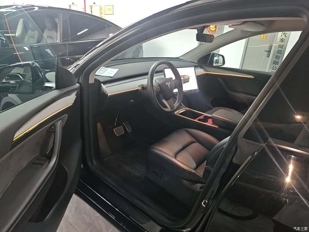 Tesla Model Y, 2024 16