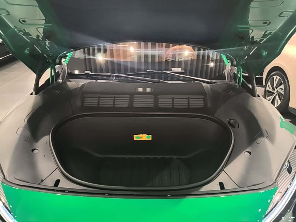 Xiaomi YU7, 2026 16