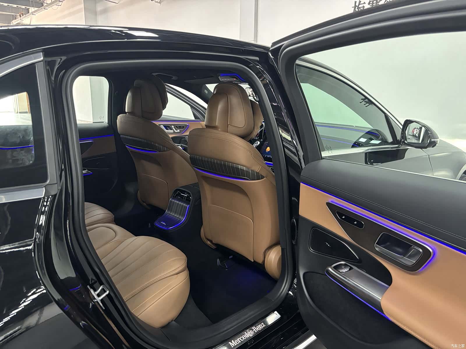 Mercedes-Benz E-Class, 2025 10