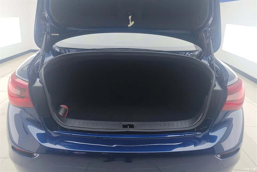 Infiniti Q50L, 2017 4