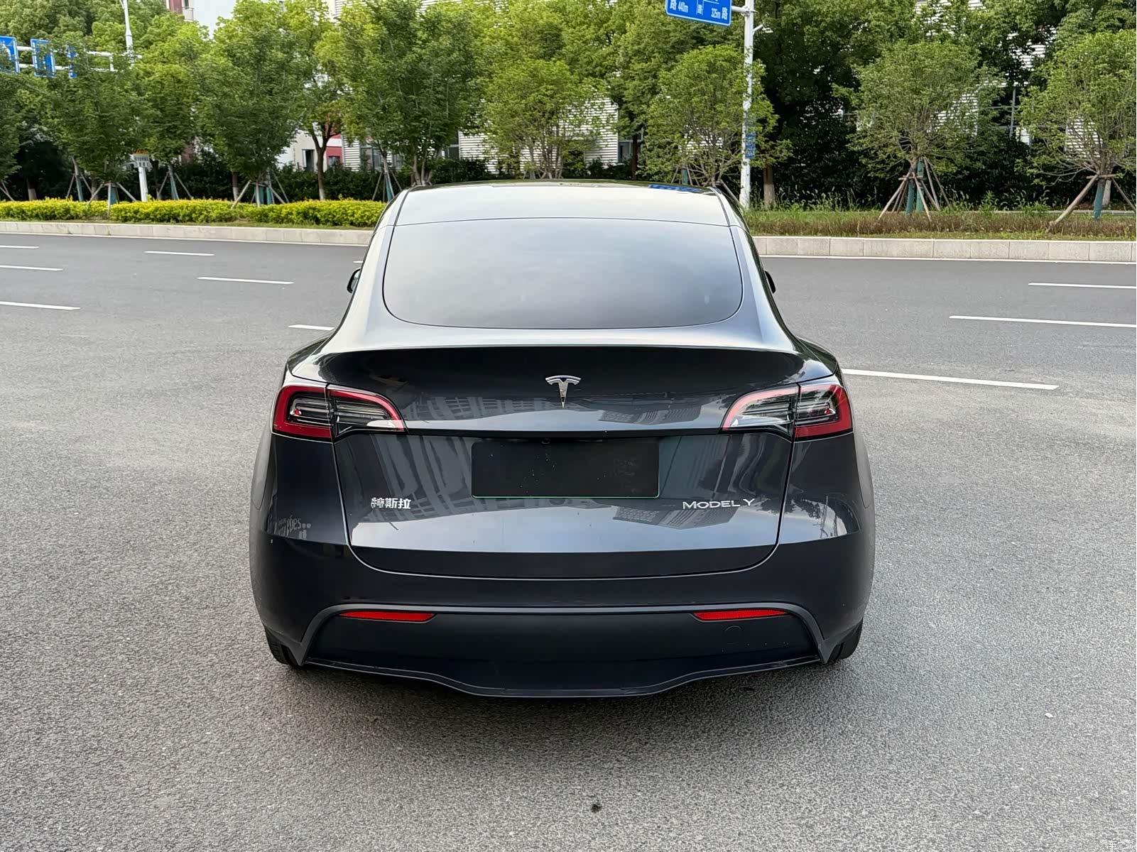 Tesla Model Y, 2024 9