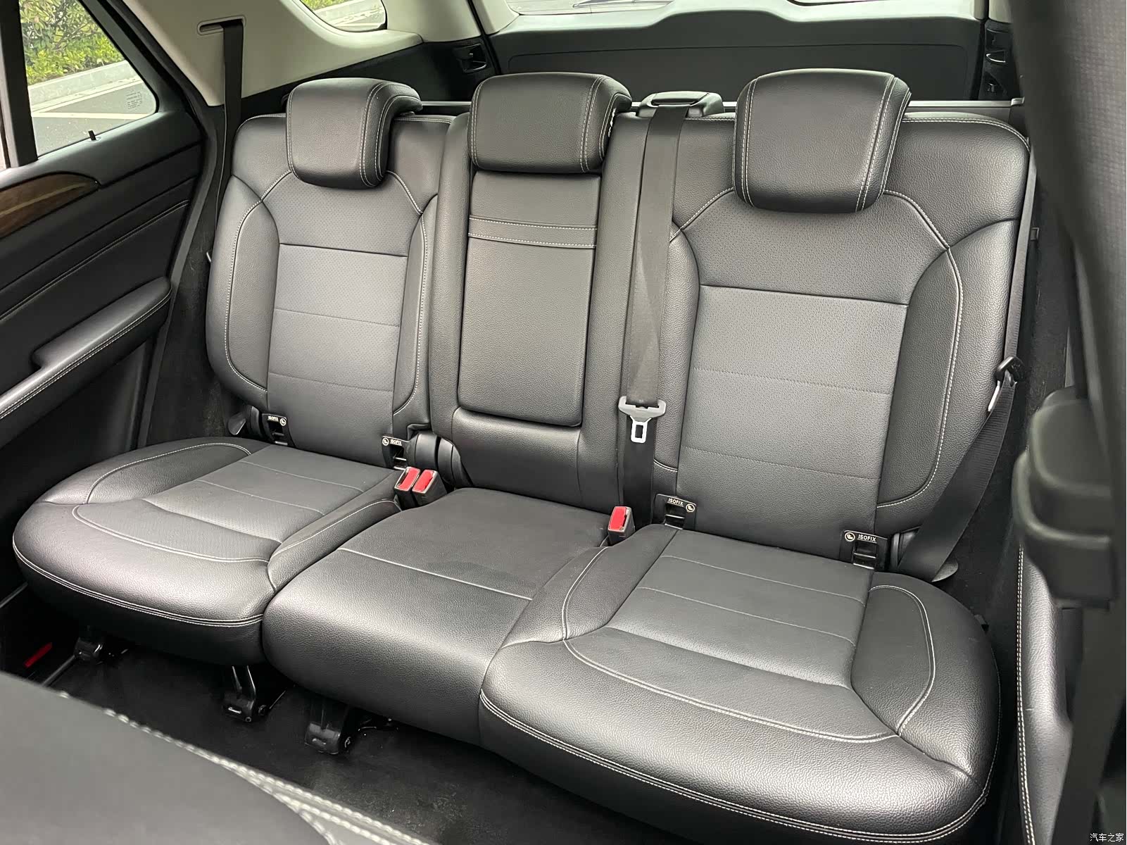 Mercedes-Benz M-Class, 2015 13
