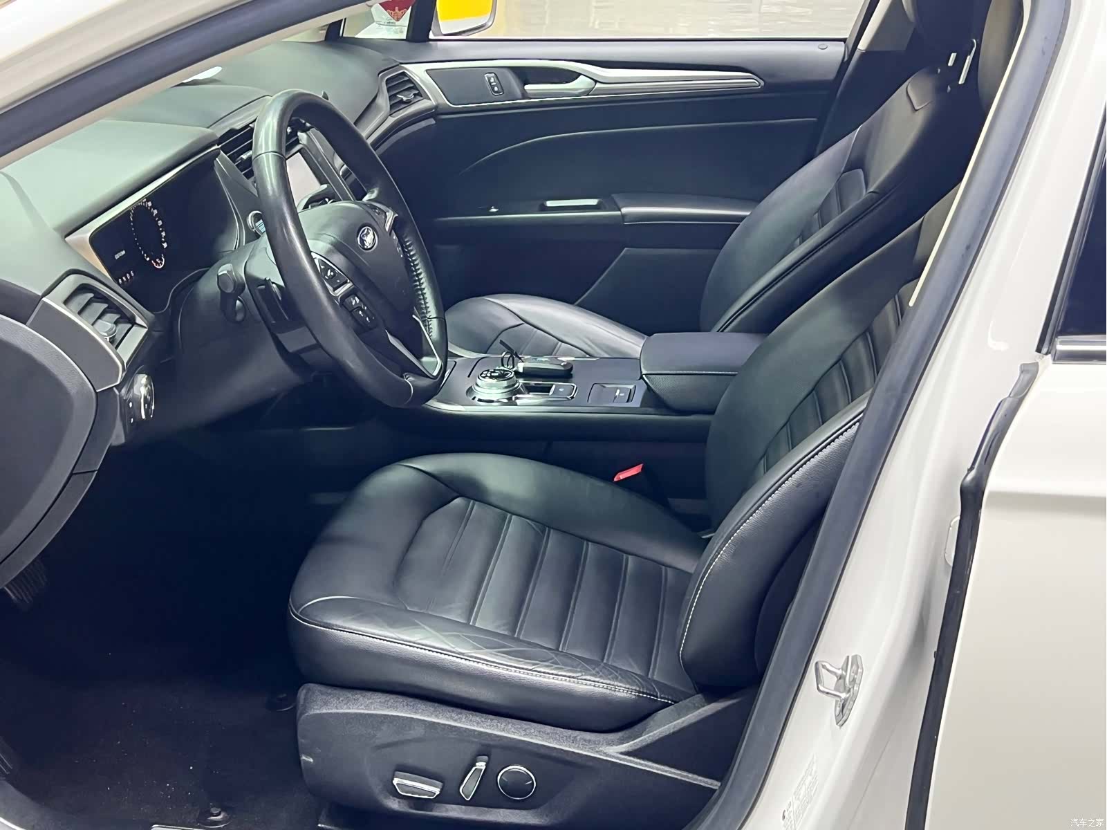 Ford Mondeo, 2017 16