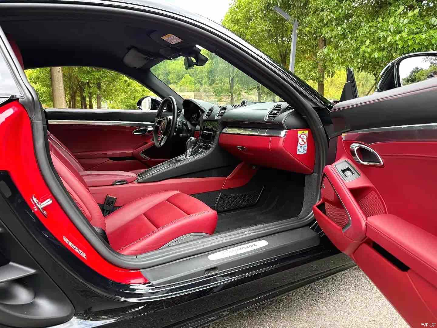 Porsche Cayman, 2019 все фото