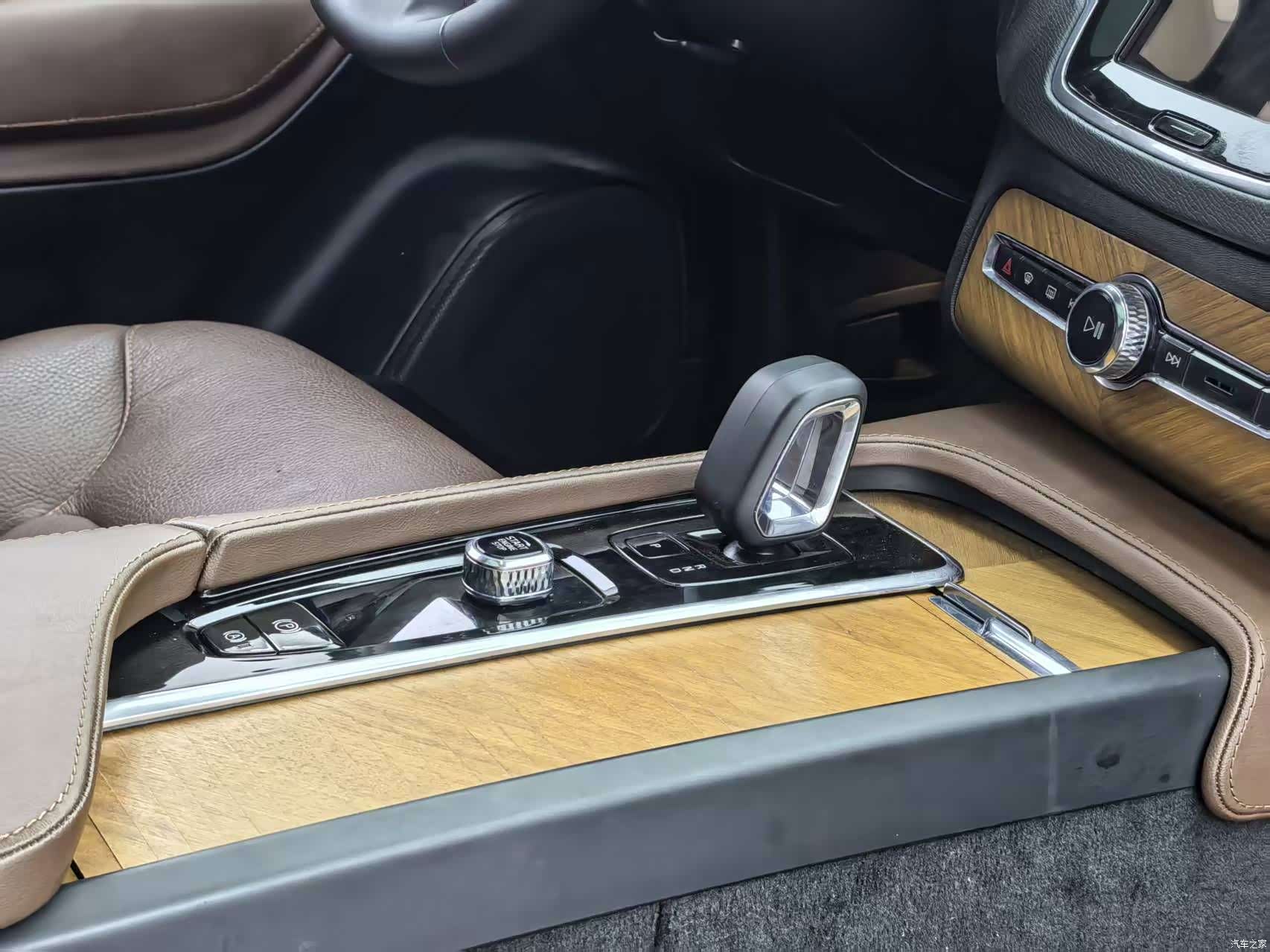 Volvo XC90, 2023 все фото