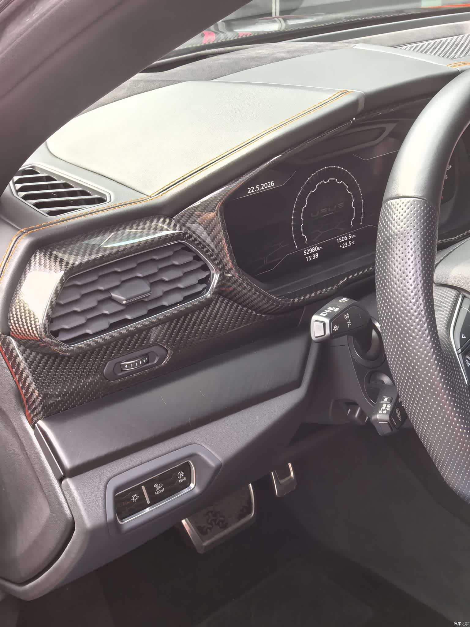 Lamborghini Urus, 2023 все фото
