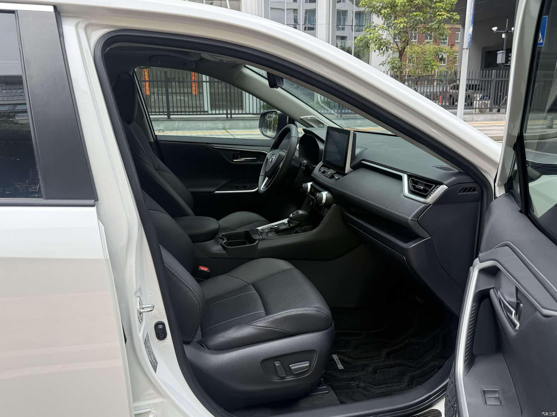 Toyota RAV4, 2022 16