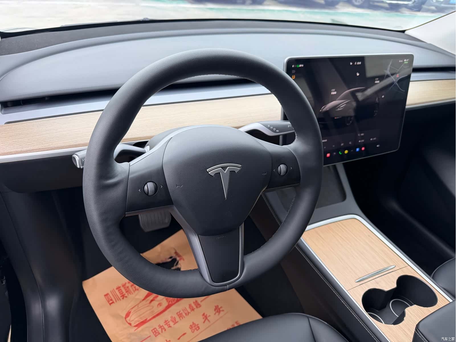 Tesla Model Y, 2023 все фото
