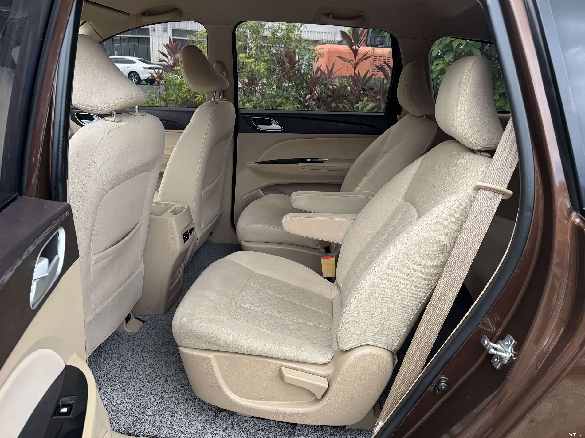 Wuling 730, 2018 6