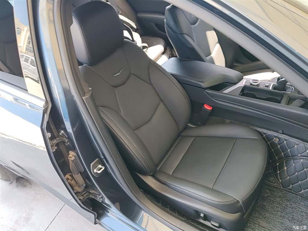 Cadillac CT5, 2022 25