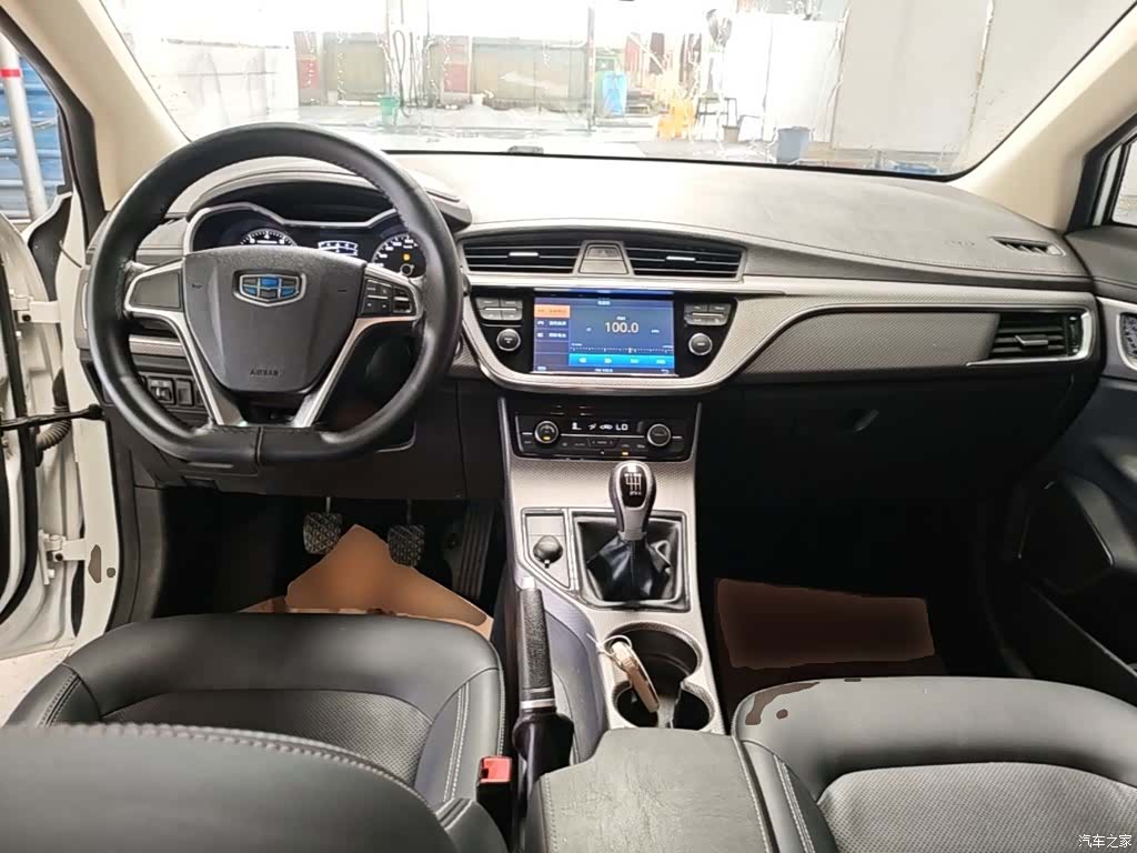 Geely Emgrand, 2017 10