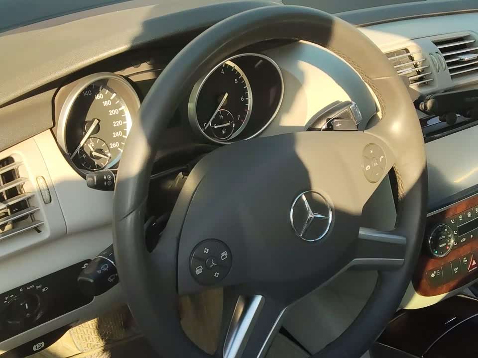 Mercedes-Benz R-class