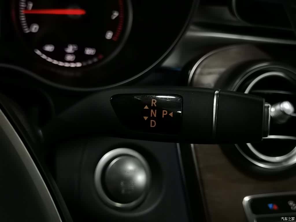 Mercedes-Benz GLC, 2016 13