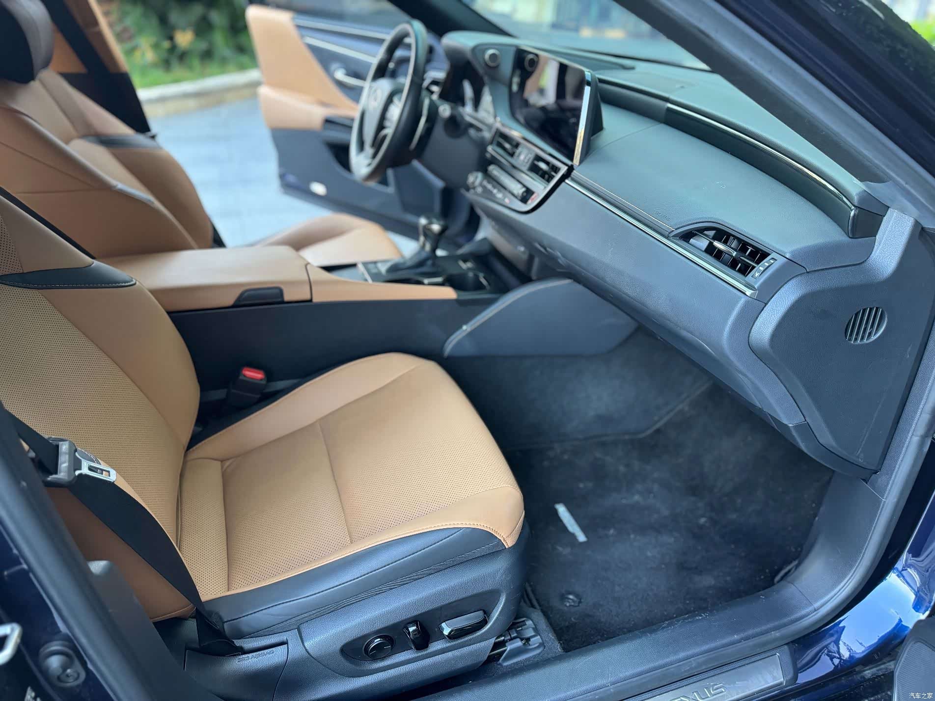Lexus ES, 2021 12
