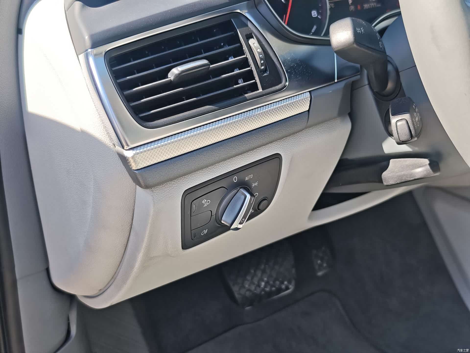 Audi A6L, 2015 13