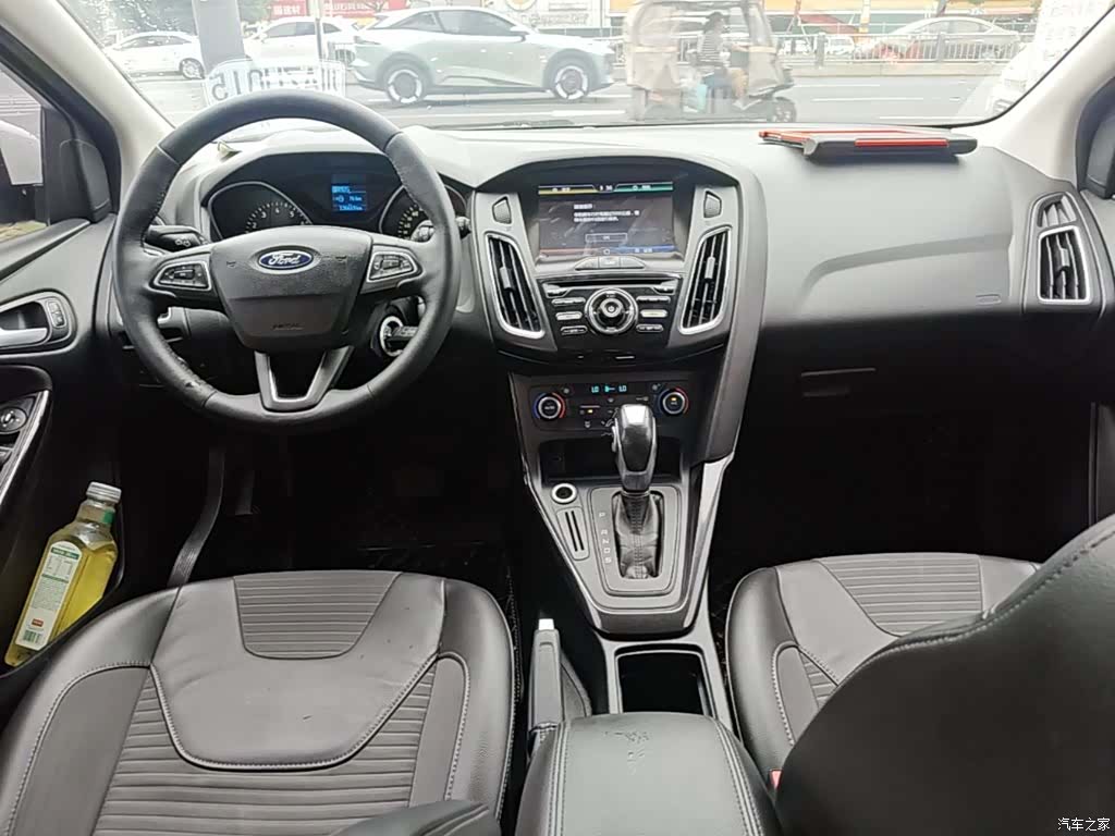 Ford Focus, 2016 10