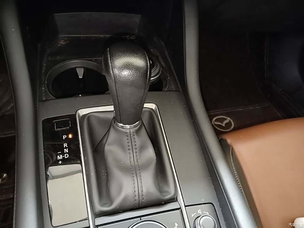 Mazda Mazda3, 2023 10