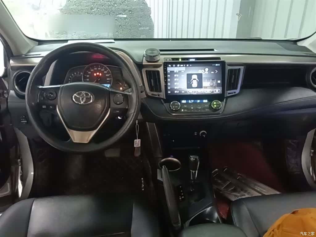 Toyota RAV4, 2016 10