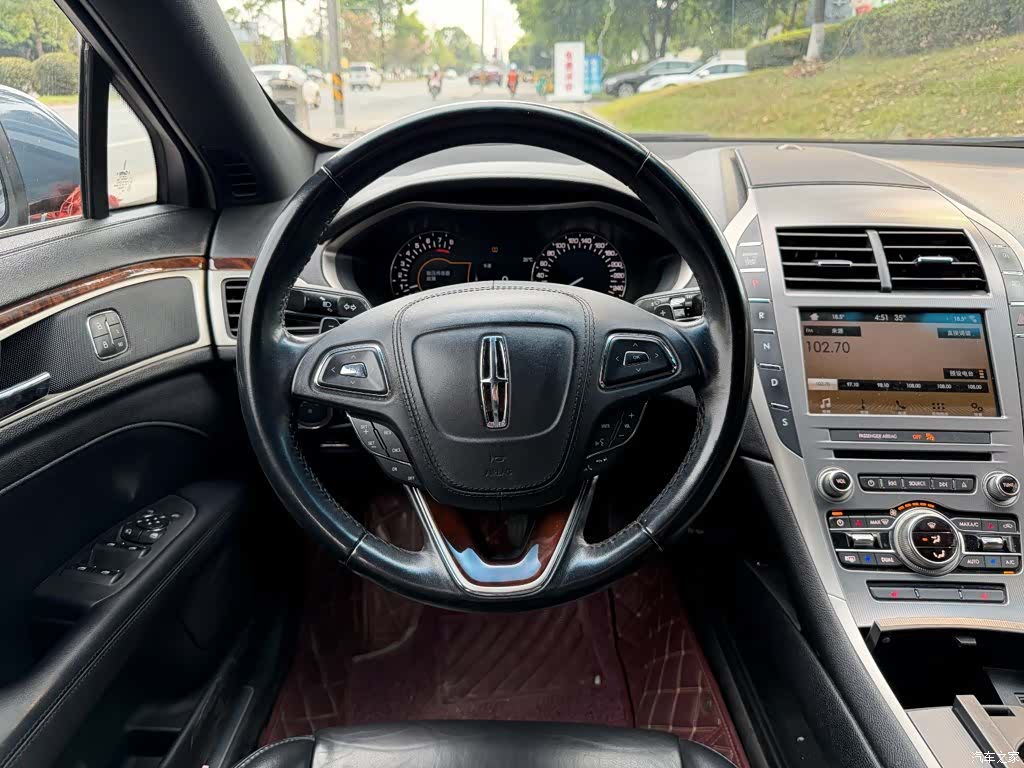 Lincoln MKZ, 2018 13