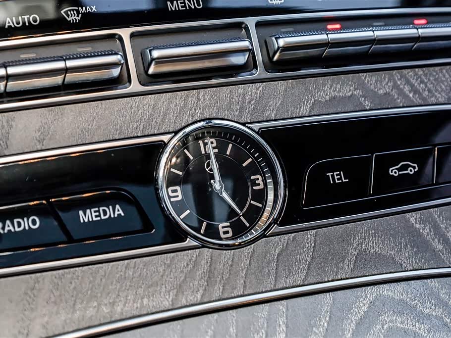 Mercedes-Benz CLS Mercedes-Benz CLS