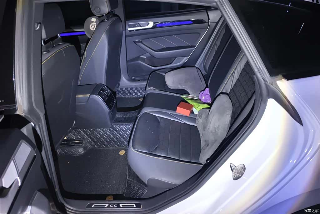Volkswagen CC, 2024 11