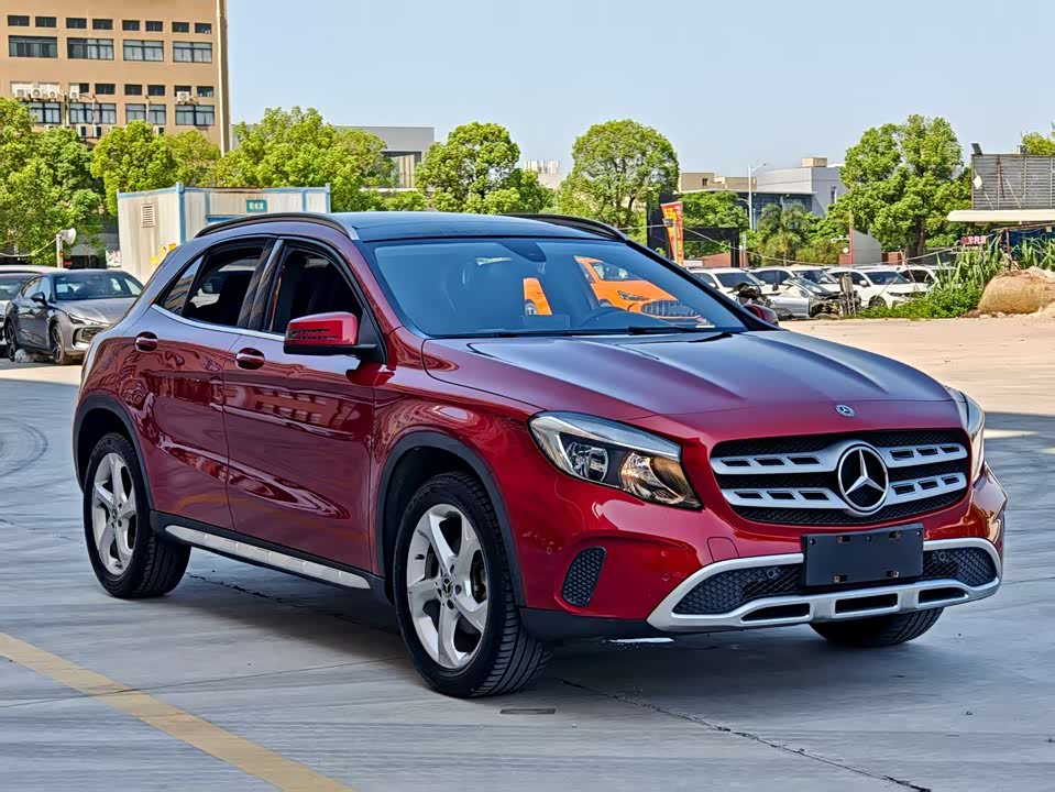 Mercedes-Benz GLA