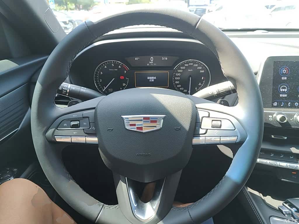 Cadillac CT4, 2022 7