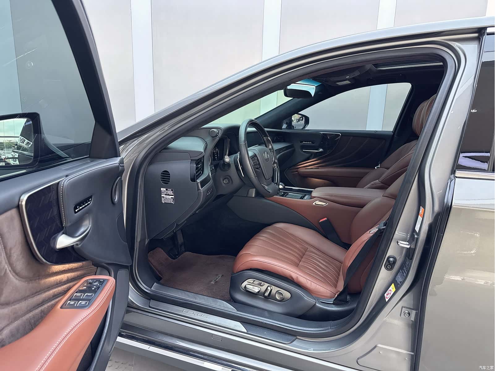Lexus LS, 2019 15