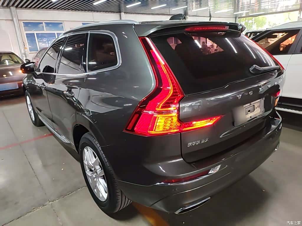 Volvo XC60, 2019 все фото