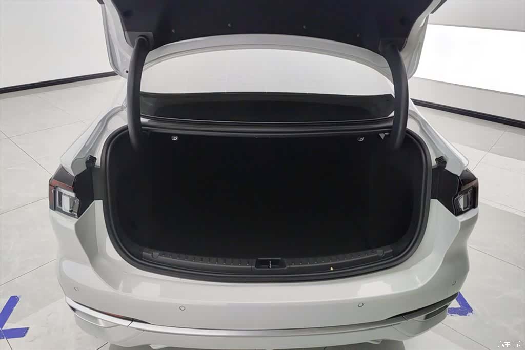 Ford Mondeo, 2023 4