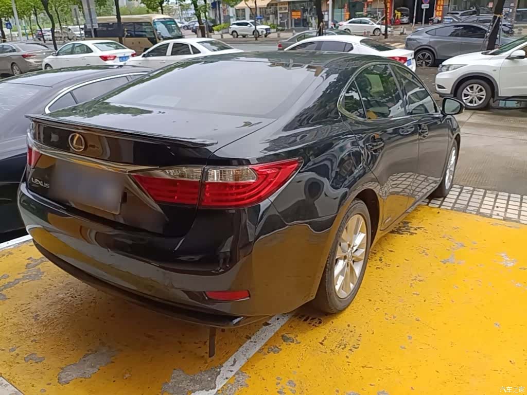 Lexus ES, 2015 7