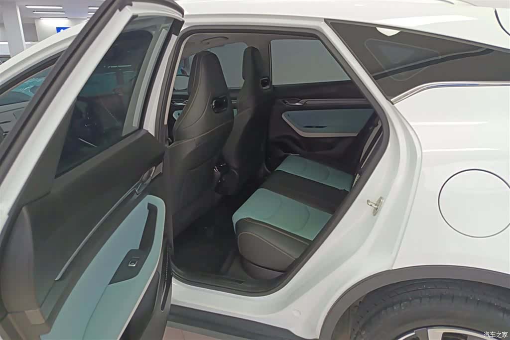Geely Emgrand, 2023 11