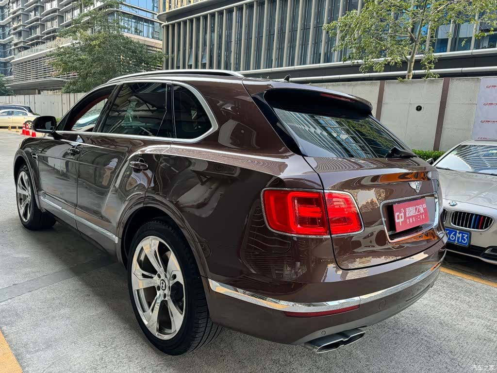 Bentley Bentayga, 2018 6