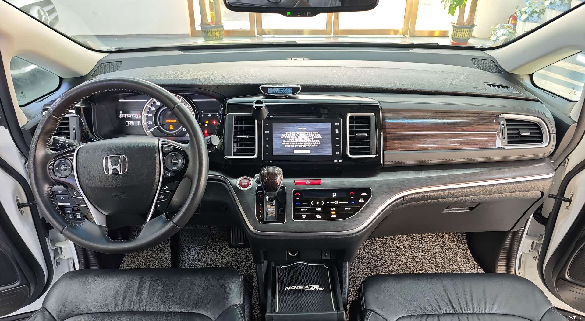 Honda Elysion, 2017 11