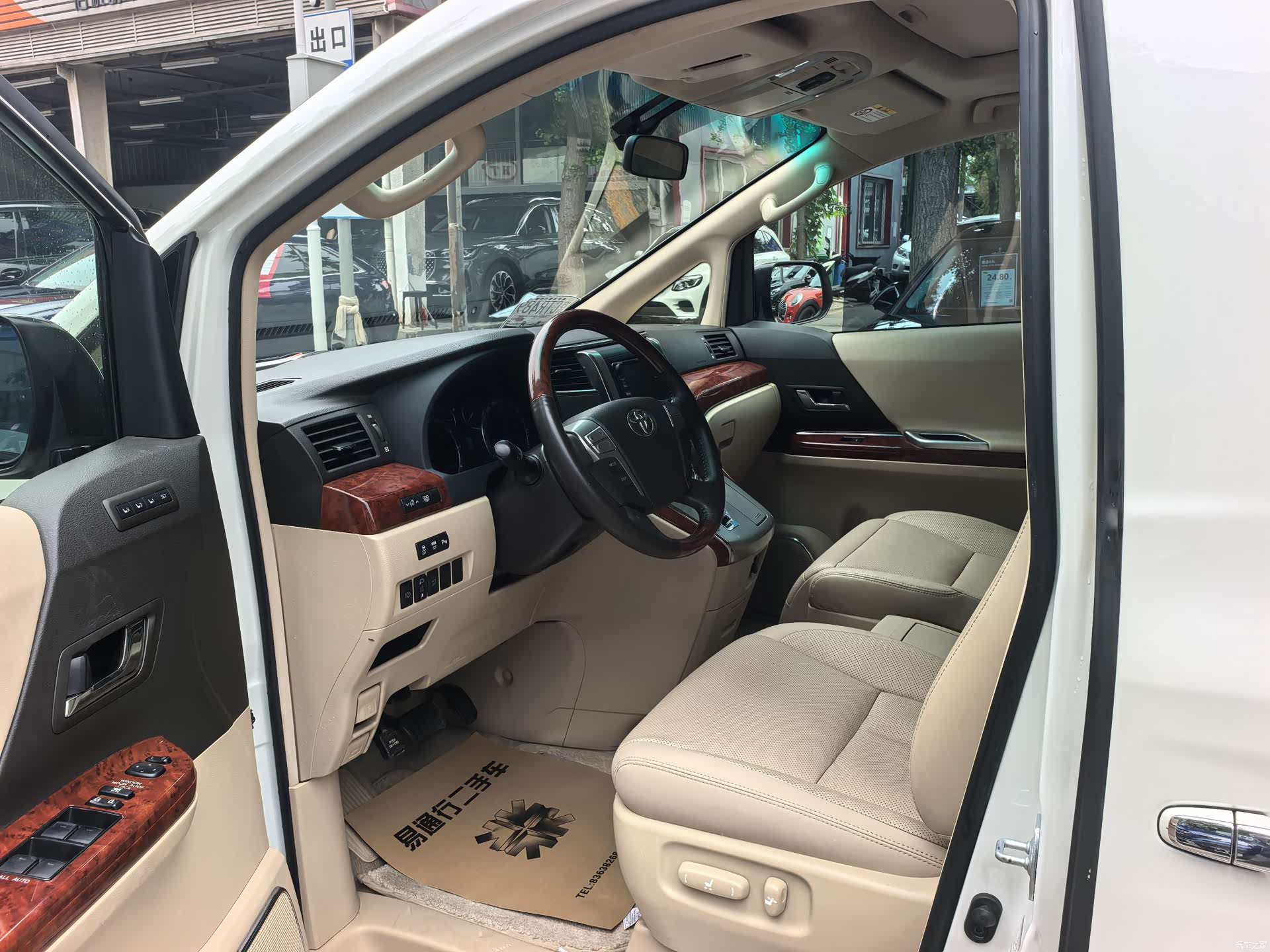 Toyota Alphard, 2010 все фото