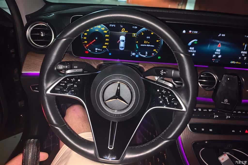 Mercedes-Benz E-Class, 2022 15