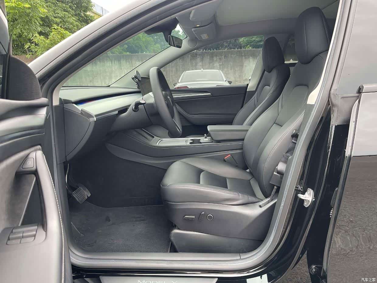 Tesla Model Y, 2023 4