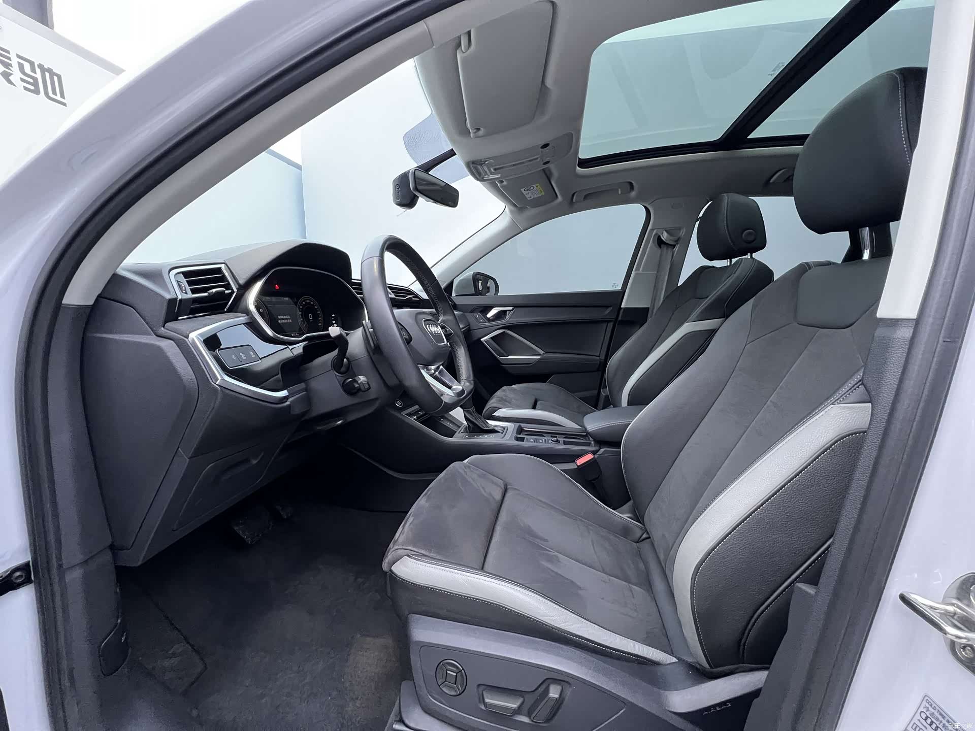 Audi Q3, 2022 11