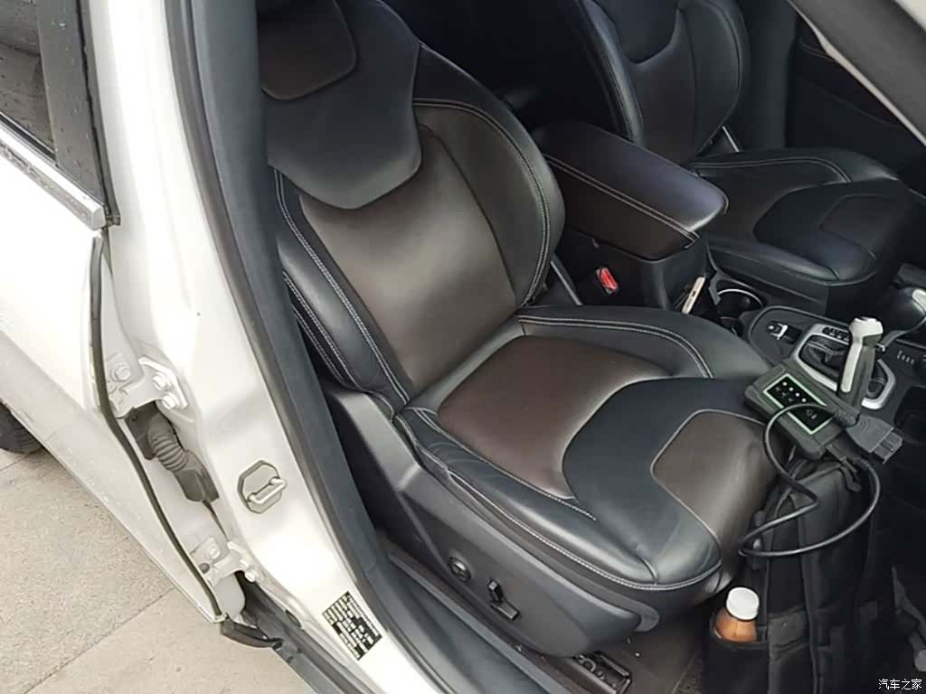 Jeep Cherokee, 2016 25