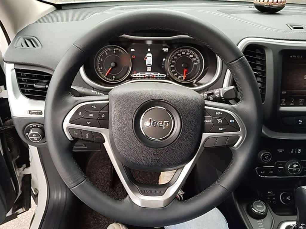 Jeep Cherokee, 2016 11