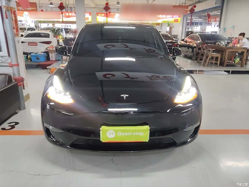 Tesla Model Y, 2023 3
