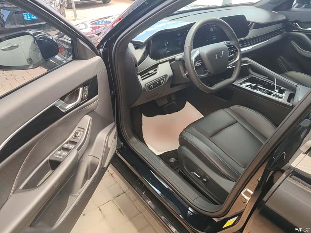 Bestune B70, 2025 16