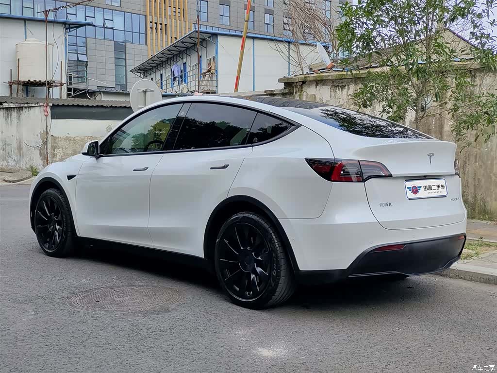 Tesla Model Y, 2021 4